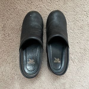 Non slip work clogs